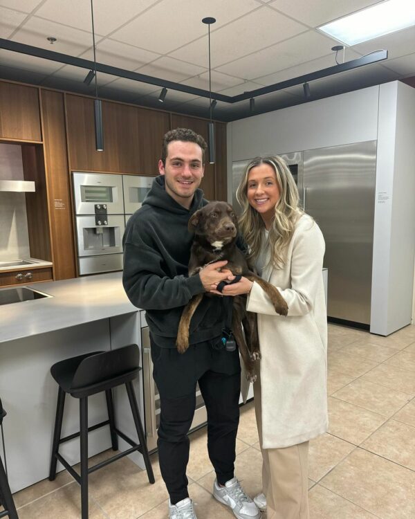 Unexpected Bond: Volunteer Finds Her Forever Friend in the Most Overlooked Dog-1